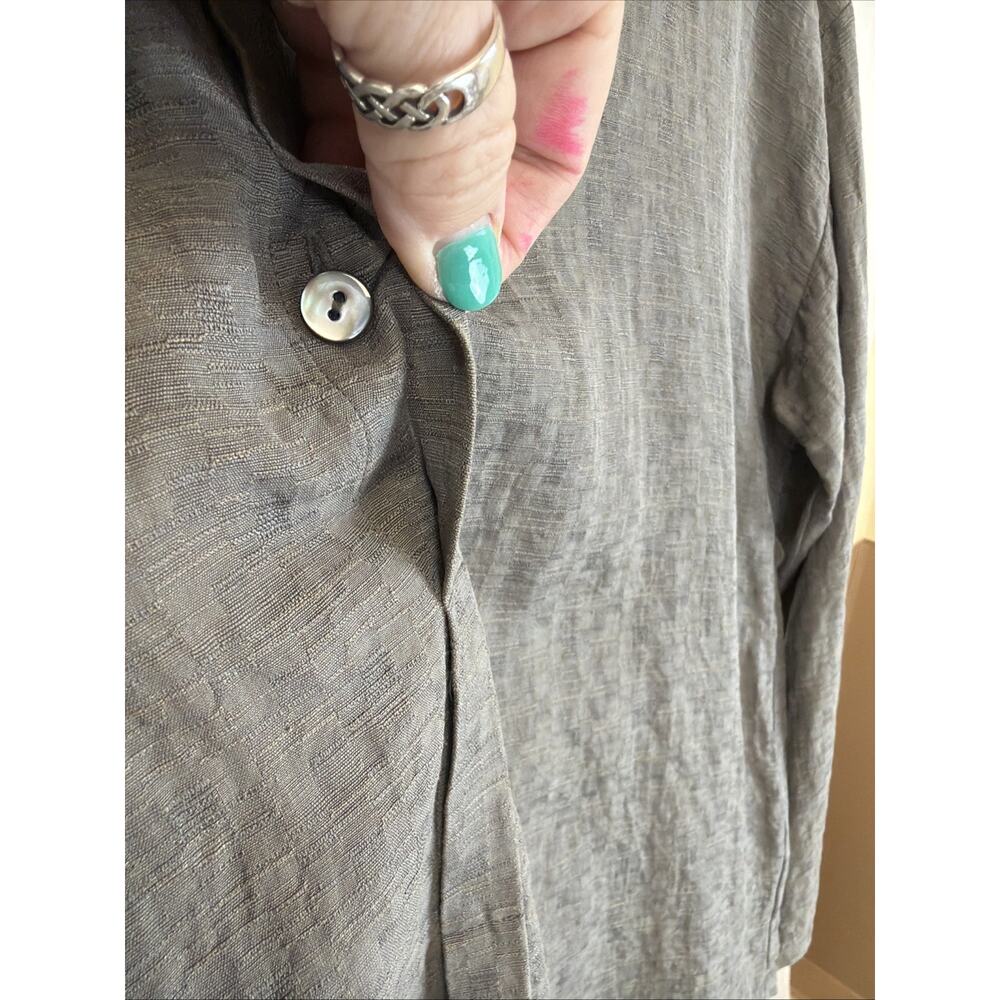 Eileen Fisher Taupe Gray High Collar Long Sleeve Button Up Top #1271 Size MED - Picture 2 of 4